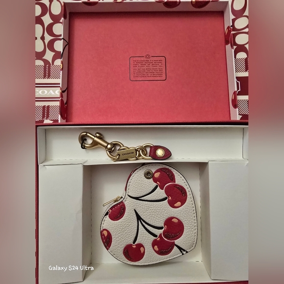 COACH Boxed Cherry Print Leather Heart Coin Purse NIB - Picture 10 of 16